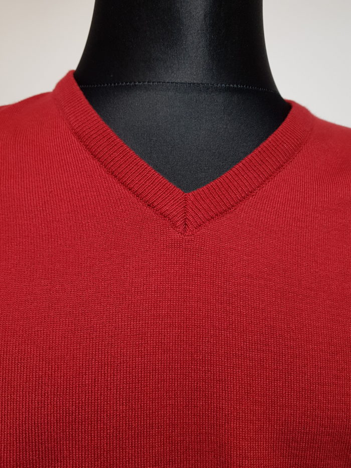 Sweter męski w serek - szpic - obrazek 3